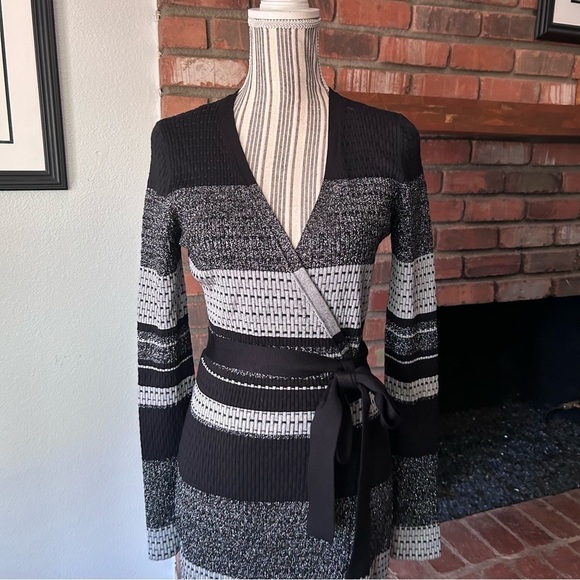 Diane Von Furstenberg Metallic Striped Long Sleeve Knit Wrap Dress Black Silver - Picture 3 of 11